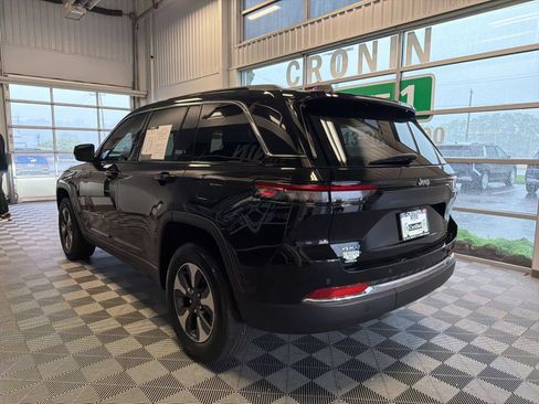 Used 2025 Jeep Grand Cherokee Limited 4xe AWD/4WD image 4