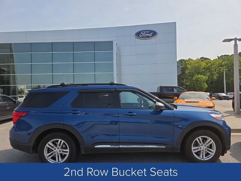 Used 2023 Ford Explorer XLT w/ Equipment Group 202A RWD image 3