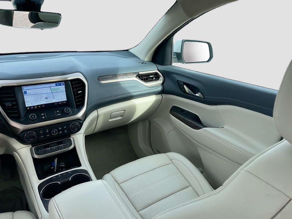 Used 2022 GMC Acadia Denali w/ Denali Ultimate Package AWD/4WD image 25