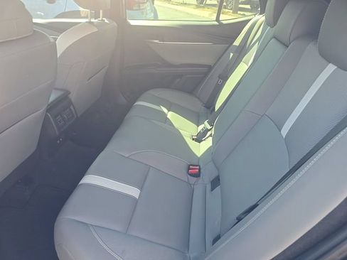 Used 2025 Toyota Camry SE w/ Convenience Package FWD image 11
