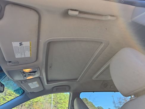 Used 2015 Toyota Sienna XLE Premium image 32