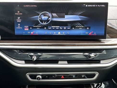 Used 2025 BMW X7 xDrive40i image 18