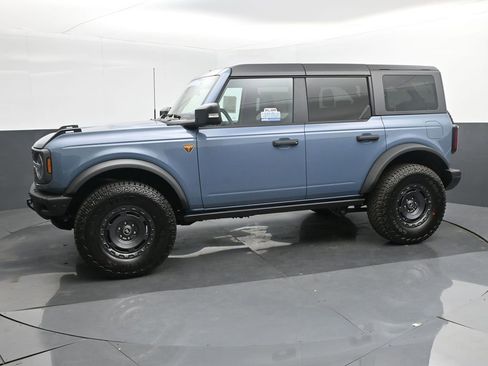 New 2025 Ford Bronco Badlands image 2