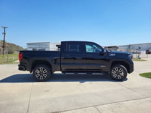 New 2026 GMC Sierra 1500 AT4 AWD/4WD image 4