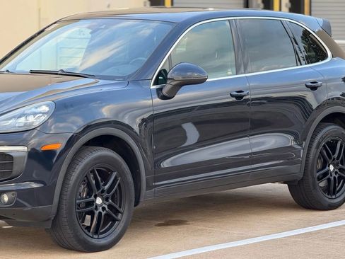 Used 2016 Porsche Cayenne AWD/4WD image 4