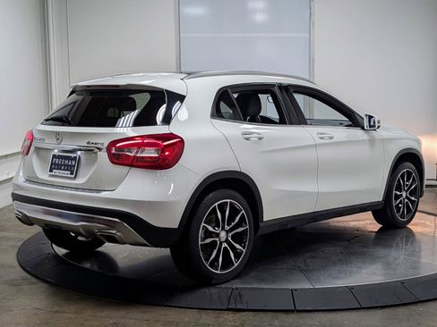 Used 2017 Mercedes-Benz GLA 250 4MATIC image 9