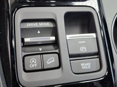 Used 2023 Honda Pilot TrailSport image 33