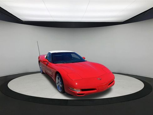 Used 2000 Chevrolet Corvette Convertible RWD image 3