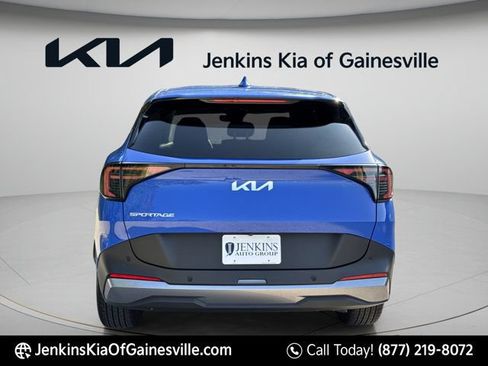 Used 2026 Kia Sportage EX FWD image 4