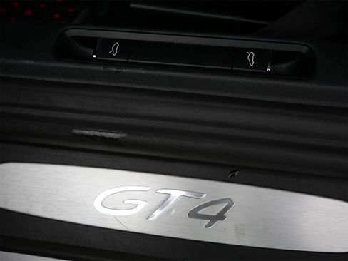 Used 2021 Porsche 718 Cayman GT4 image 9