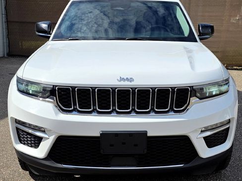 Used 2023 Jeep Grand Cherokee Limited AWD/4WD image 3