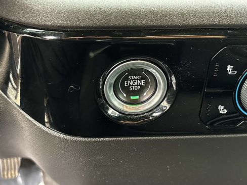 Used 2023 Chevrolet Silverado 1500 LT AWD/4WD image 18