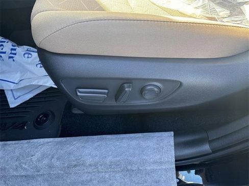 Used 2025 Toyota RAV4 XLE w/ Convenience Package image 13