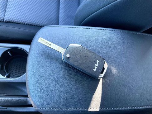 Used 2023 Kia Soul LX w/ LX Technology Package image 28