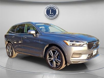 Used 2018 Volvo XC60 T5 Momentum w/ Vision Package