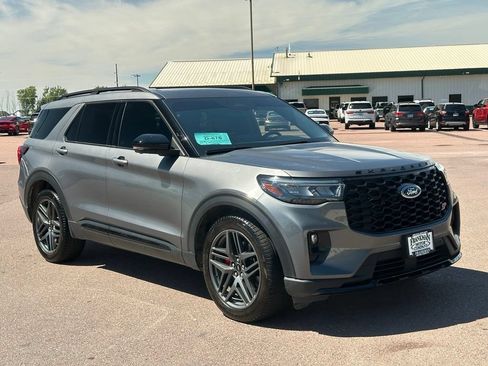 Used 2025 Ford Explorer ST w/ Sun And Sound Package AWD/4WD image 7