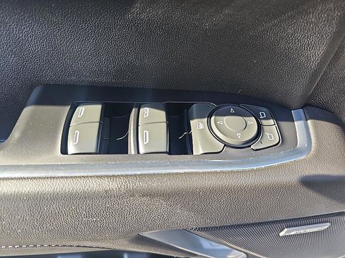 Used 2022 GMC Sierra 1500 Elevation w/ Preferred Package image 12