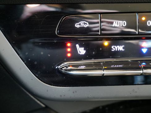 Used 2023 Buick Envision Preferred w/ Sport Touring Package AWD/4WD image 21