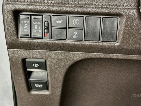 Used 2021 Honda Odyssey EX-L image 17
