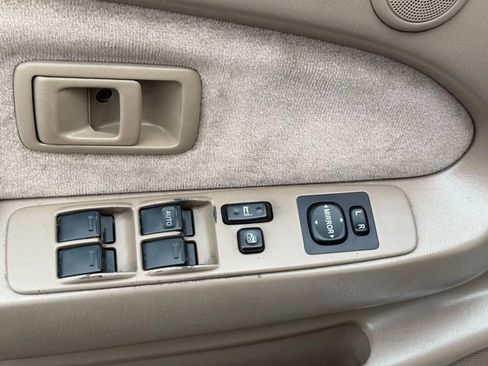 Used 2001 Toyota Tacoma PreRunner image 13