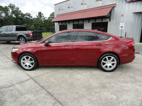 Used 2017 Ford Fusion SE w/ Equipment Group 201A FWD image 3