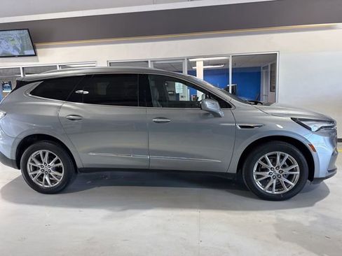 Used 2023 Buick Enclave Essence w/ Experience Buick Package FWD image 4