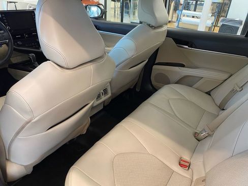 Used 2022 Toyota Camry XLE image 20