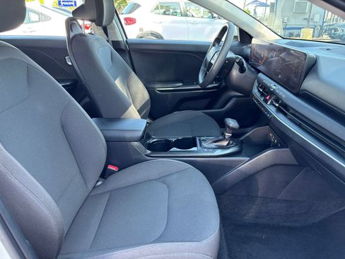 Used 2026 Kia K4 FWD image 35