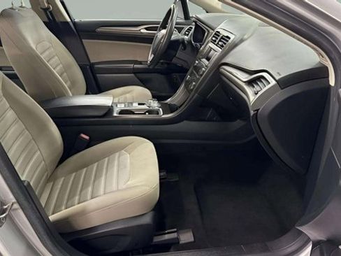 Used 2018 Ford Fusion S image 18