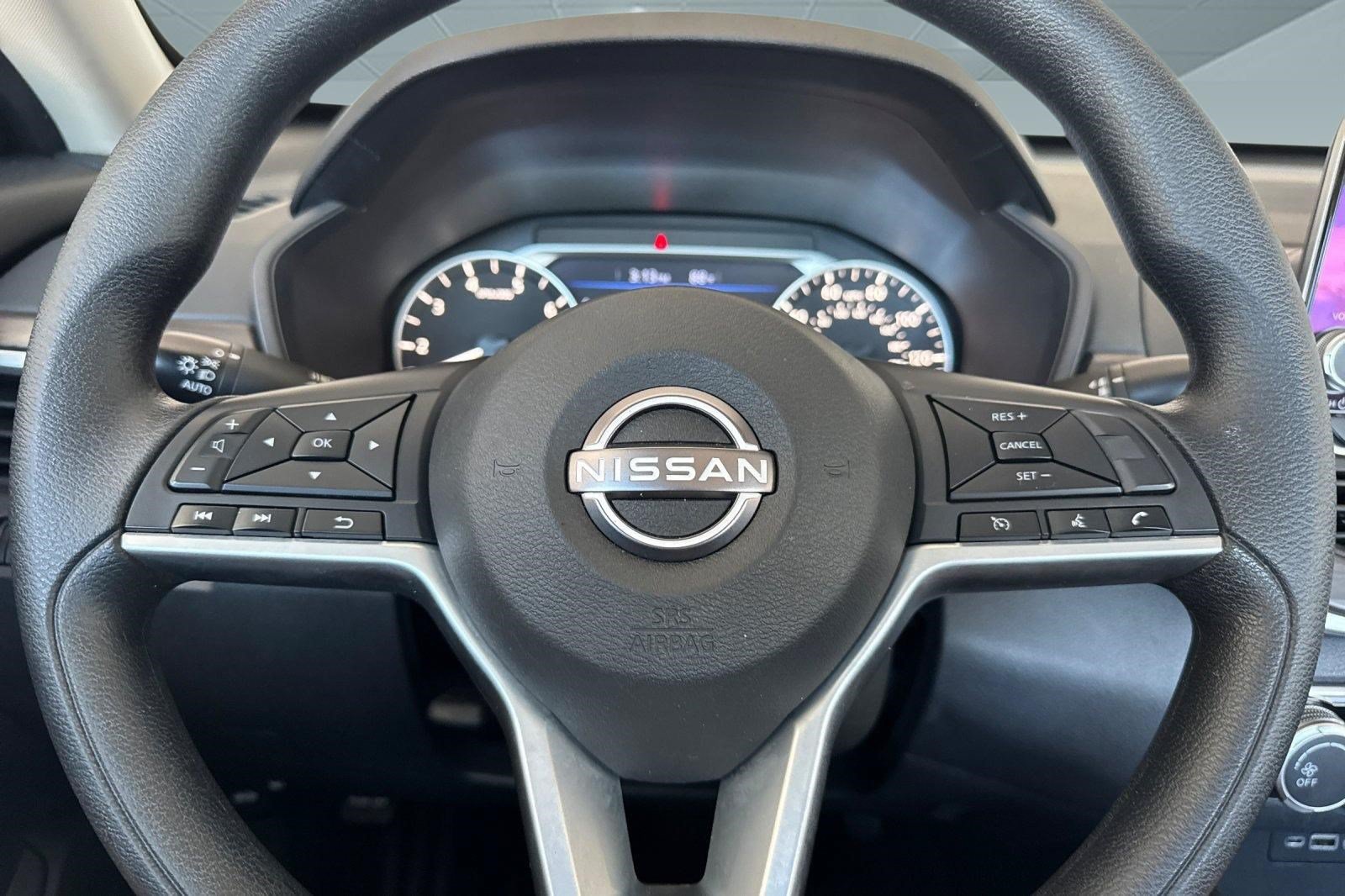 Used 2025 Nissan Altima 2.5 SV FWD image 11