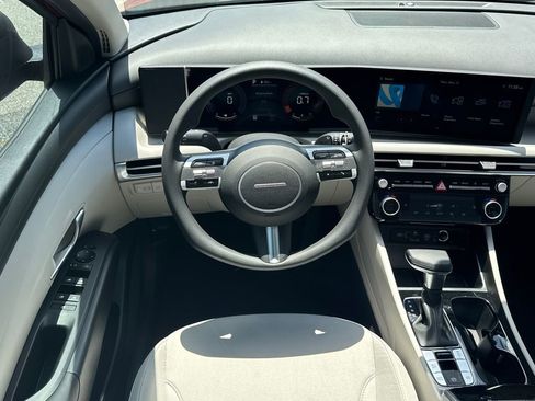 New 2025 Hyundai Tucson SEL image 22