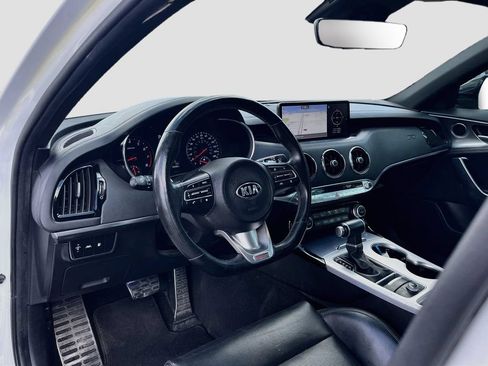 Used 2022 Kia Stinger GT1 RWD image 9