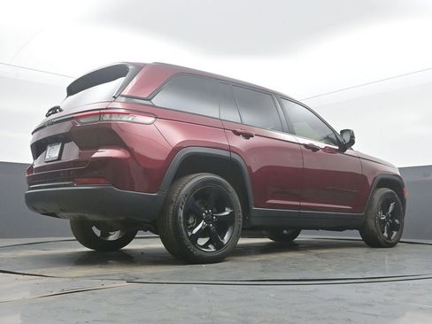 Used 2023 Jeep Grand Cherokee Altitude image 51