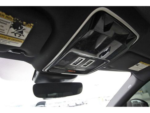 Used 2018 Land Rover Range Rover Velar R-Dynamic HSE image 25