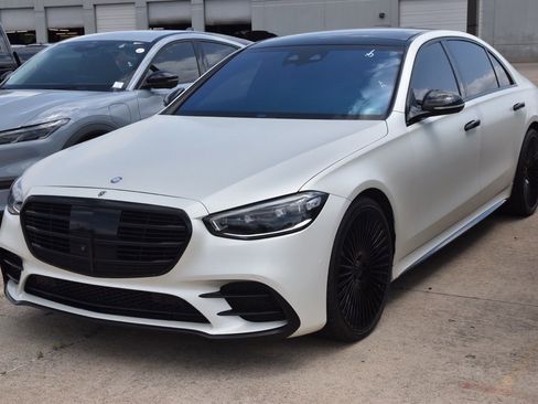Used 2021 Mercedes-Benz S 580 4MATIC Sedan image 2