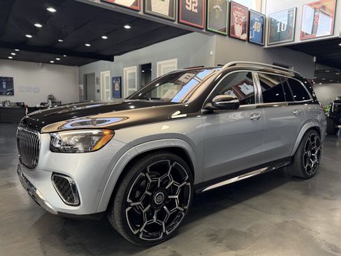 Used 2026 Mercedes-Benz Maybach GLS 600 4MATIC image 2