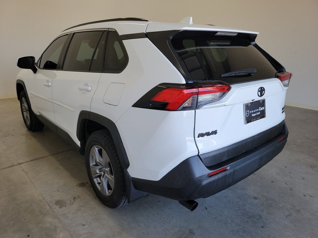 Used 2024 Toyota RAV4 XLE AWD/4WD image 7
