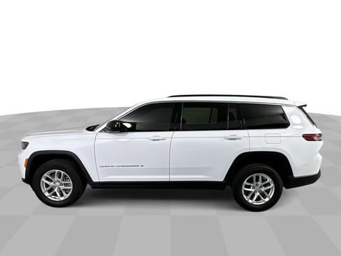 Used 2025 Jeep Grand Cherokee L Laredo RWD image 5