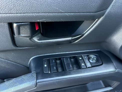 Used 2025 Toyota Tacoma SR5 image 12