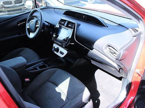 Used 2017 Toyota Prius Two w/ Prius Two Safety Plus Package FWD image 24