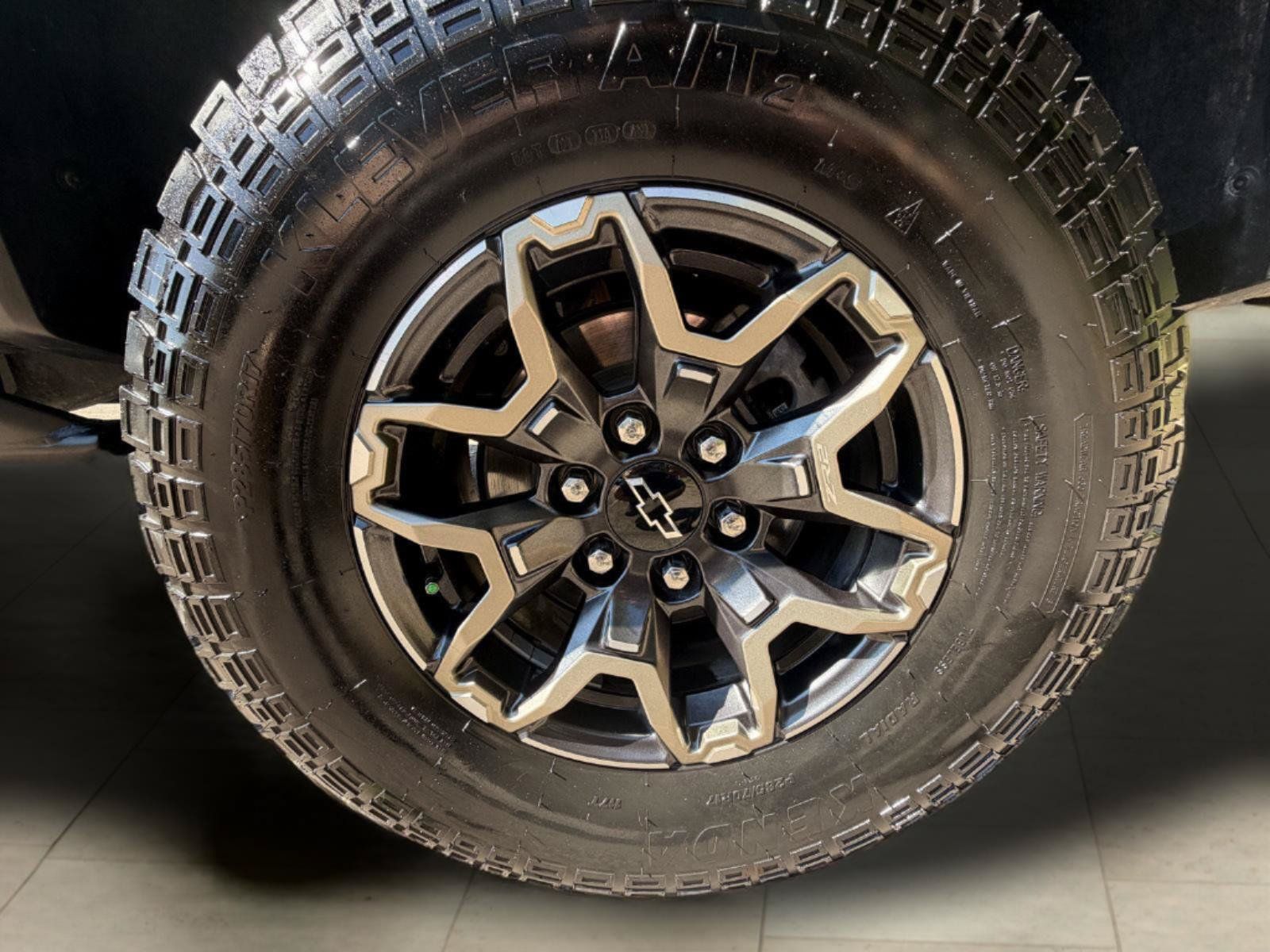 Used 2023 Chevrolet Colorado ZR2 w/ ZR2 Convenience Package III AWD/4WD image 12
