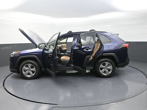 Used 2025 Toyota RAV4 XLE AWD/4WD image 41