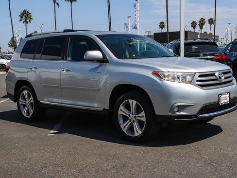 Used 2013 Toyota Highlander Limited FWD image 3