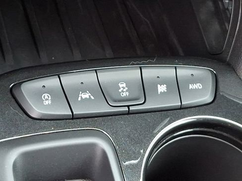 Used 2025 Chevrolet TrailBlazer LT AWD/4WD image 16