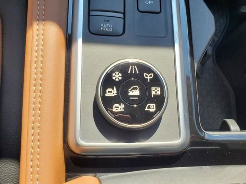 New 2025 Nissan Pathfinder Platinum w/ Cargo Package image 27