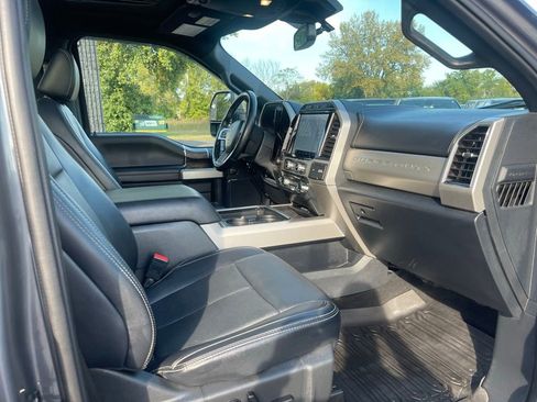 Used 2022 Ford F250 Lariat w/ Tremor Off-Road Package image 32