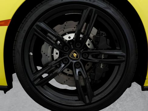 Used 2020 Lamborghini Huracan EVO RWD image 8