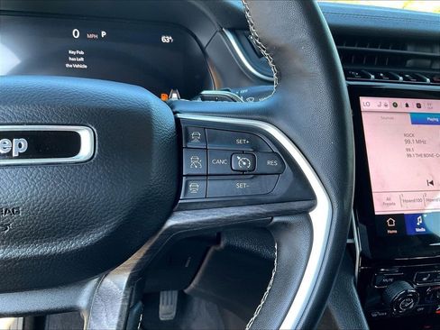 Used 2022 Jeep Grand Cherokee L Limited w/ Black Appearance Package image 25