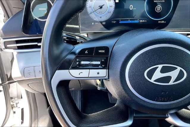 Used 2024 Hyundai Elantra Limited FWD image 18