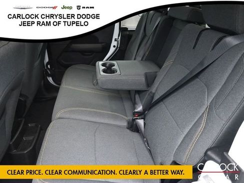 Used 2025 Jeep Wrangler Sahara image 28